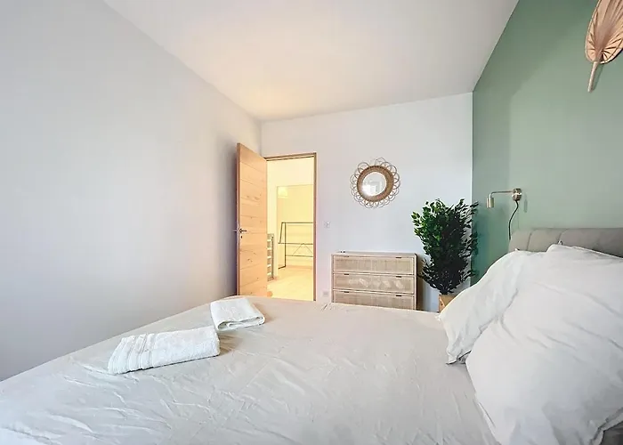 Bubbles & Lights Épernay